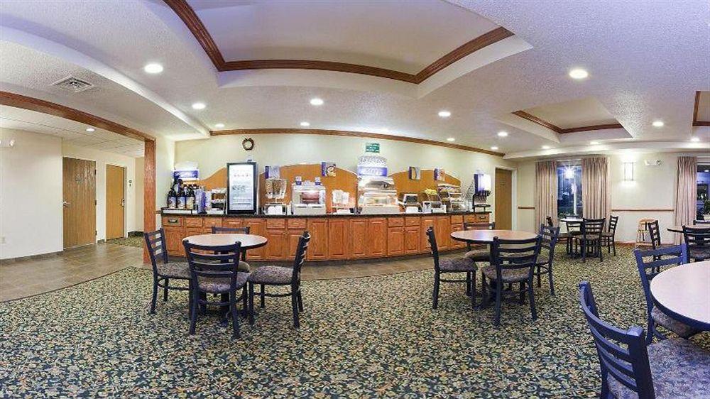 Holiday Inn Express & Suites Logan, An Ihg Hotel Eksteriør bilde