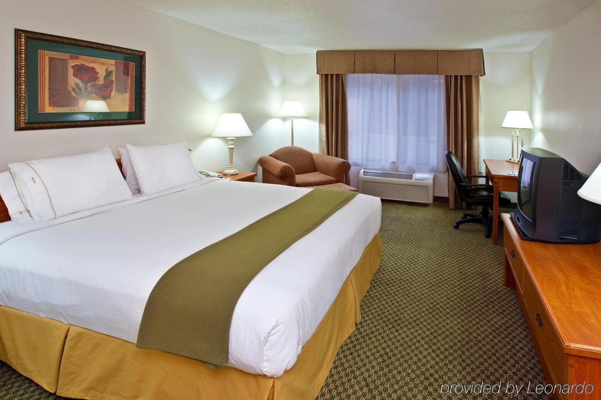 Holiday Inn Express & Suites Logan, An Ihg Hotel Eksteriør bilde