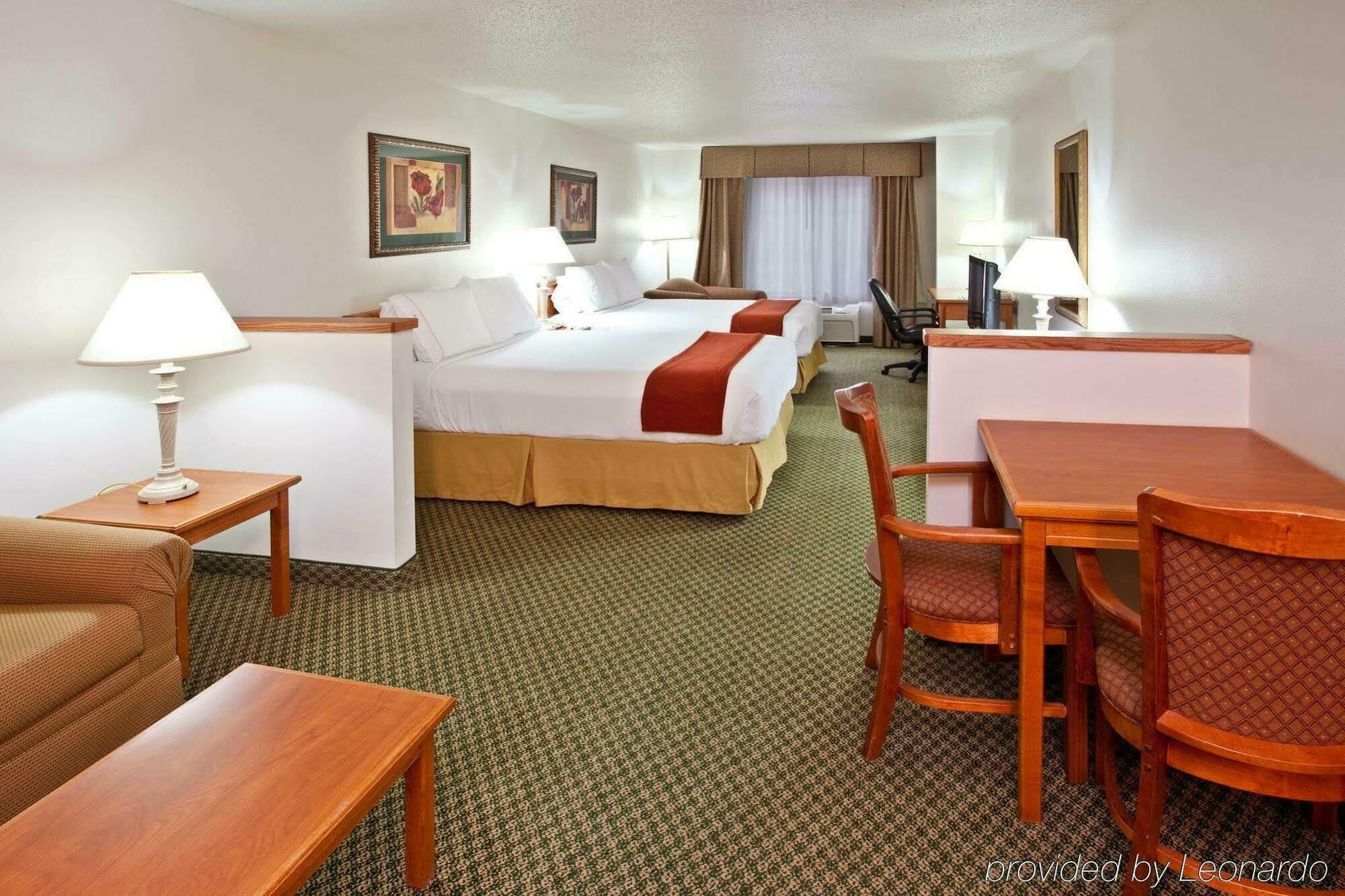Holiday Inn Express & Suites Logan, An Ihg Hotel Eksteriør bilde