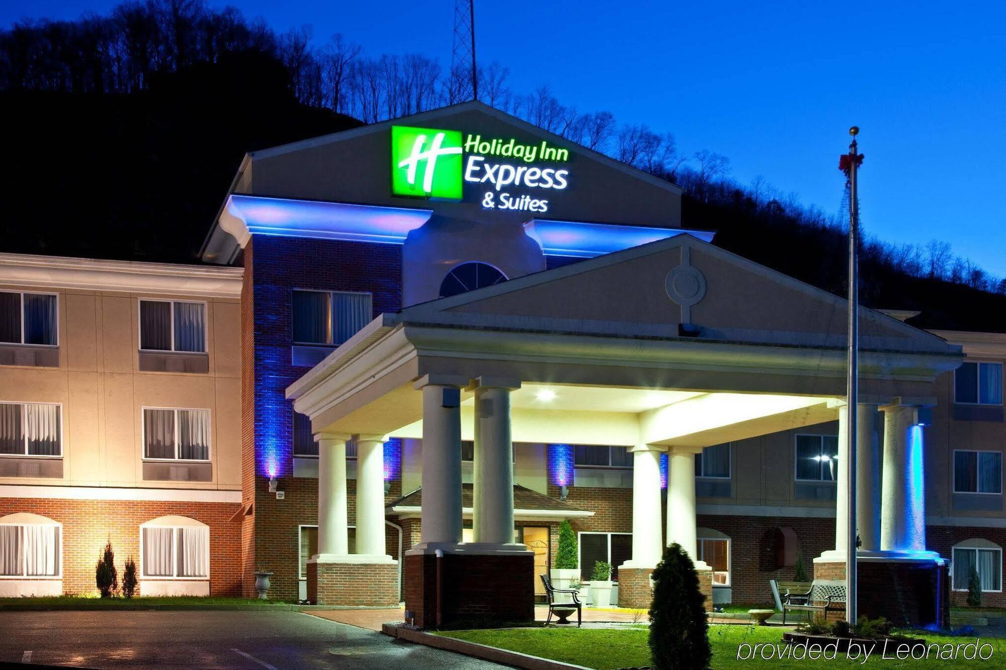 Holiday Inn Express & Suites Logan, An Ihg Hotel Eksteriør bilde