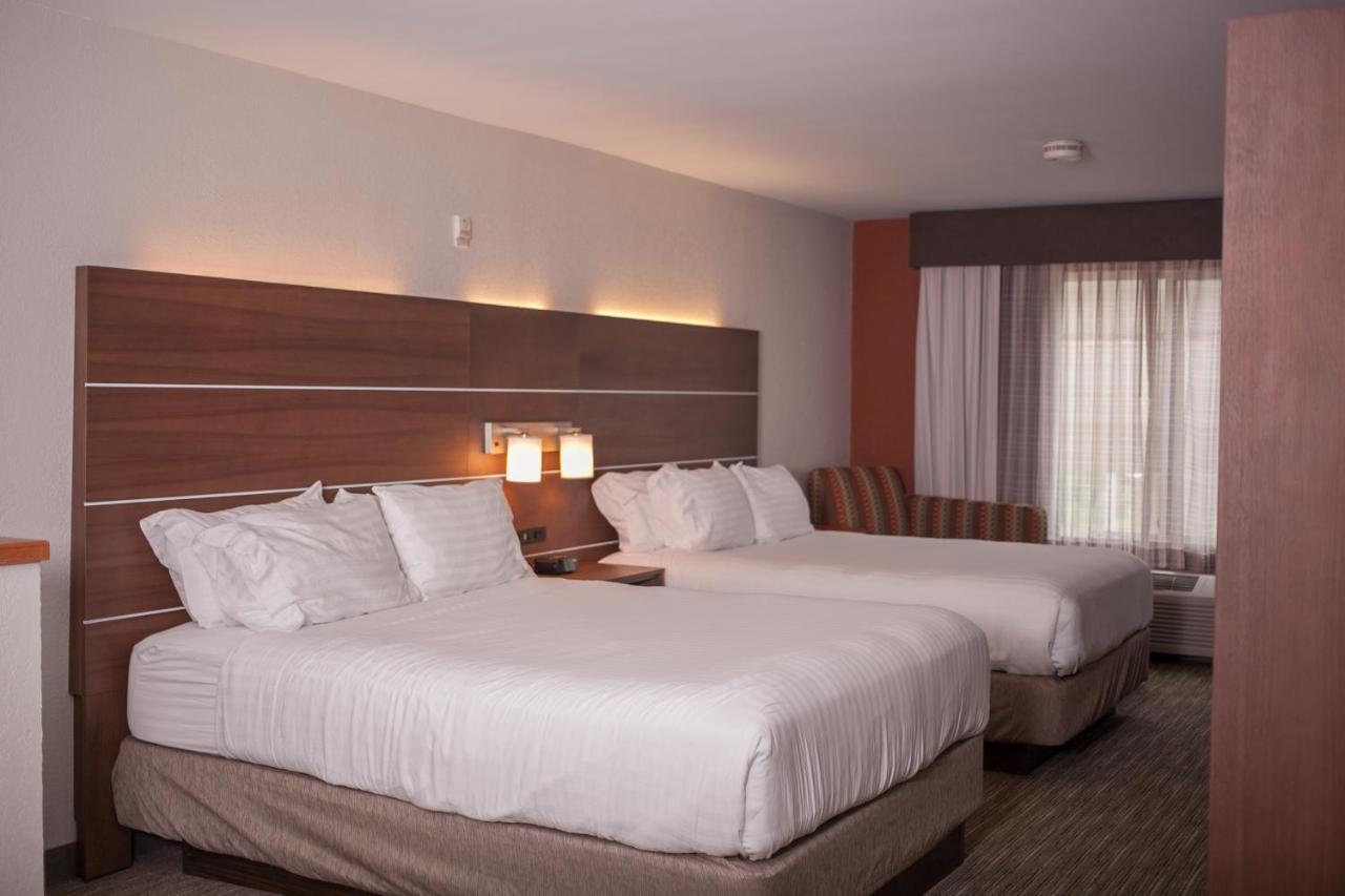Holiday Inn Express & Suites Logan, An Ihg Hotel Eksteriør bilde