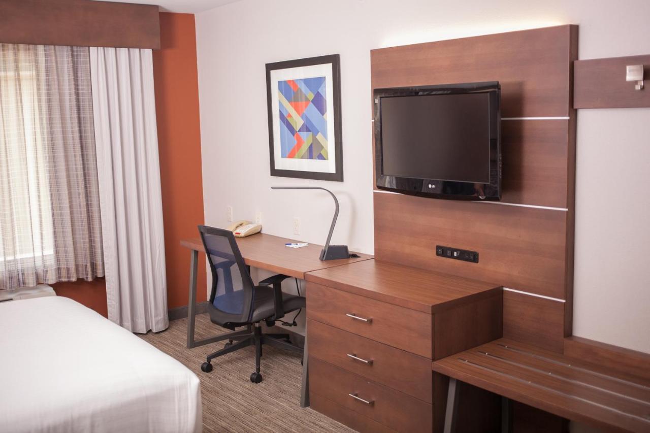 Holiday Inn Express & Suites Logan, An Ihg Hotel Eksteriør bilde