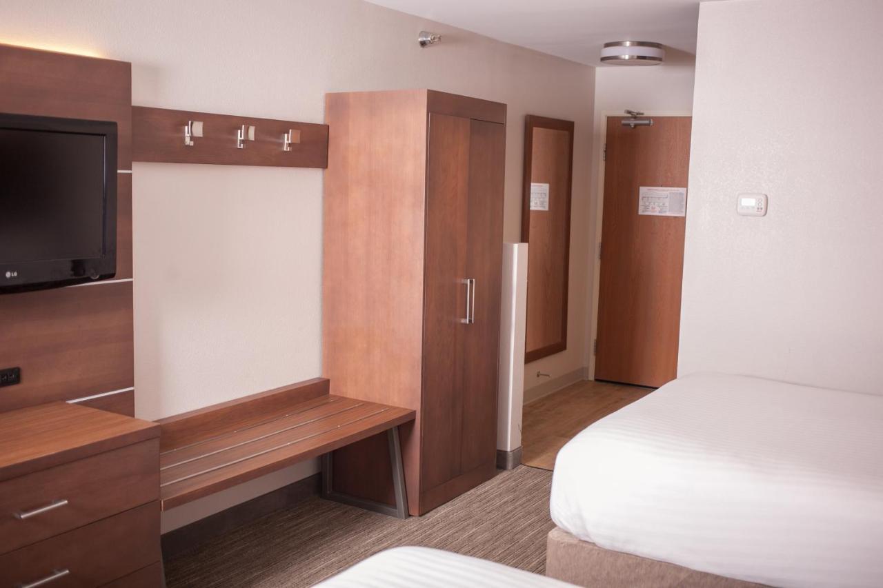 Holiday Inn Express & Suites Logan, An Ihg Hotel Eksteriør bilde